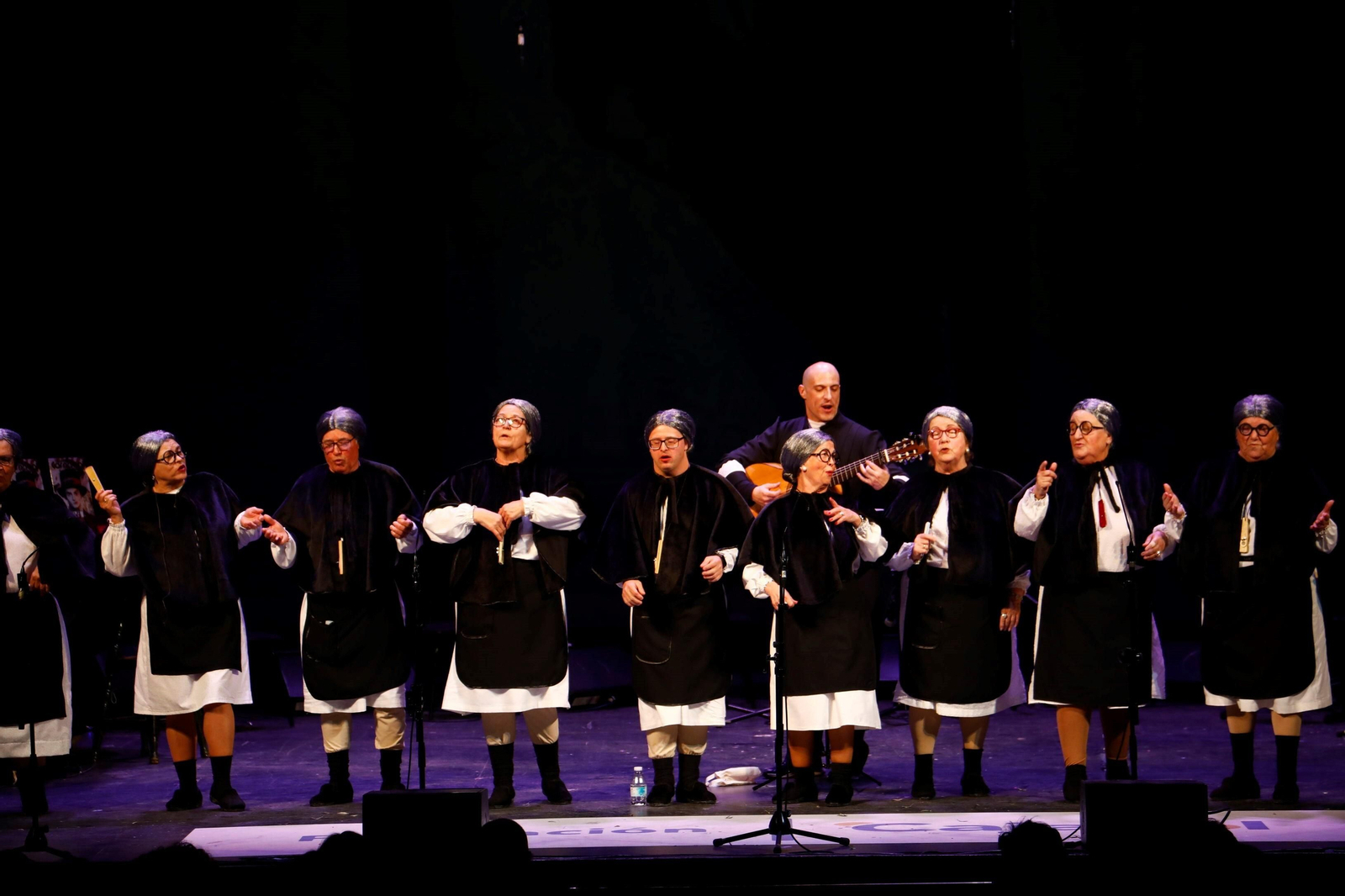 Los mayores de Córdoba celebran el Carnaval, en imágenes