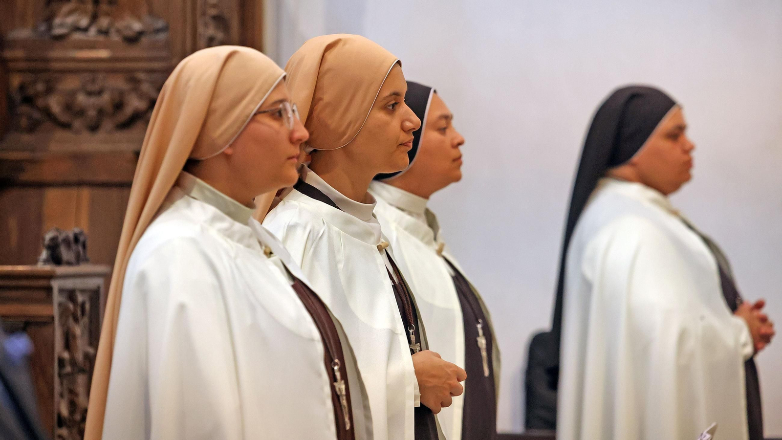 Imágenes de la misa de bienvenida a las hermanas Carmelitas en La Cartuja de Jerez
