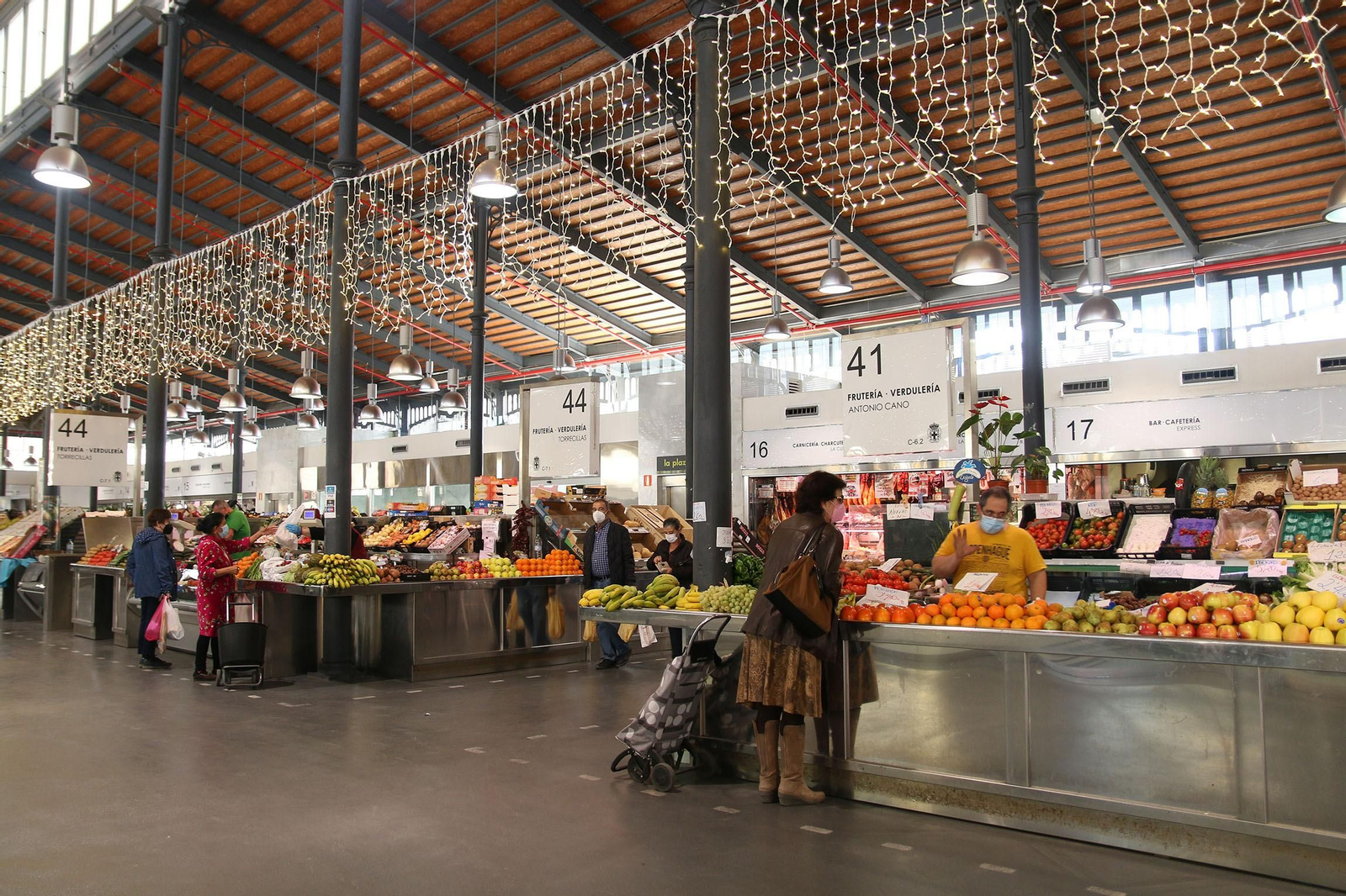 El Mercado Central con ambiente navideño