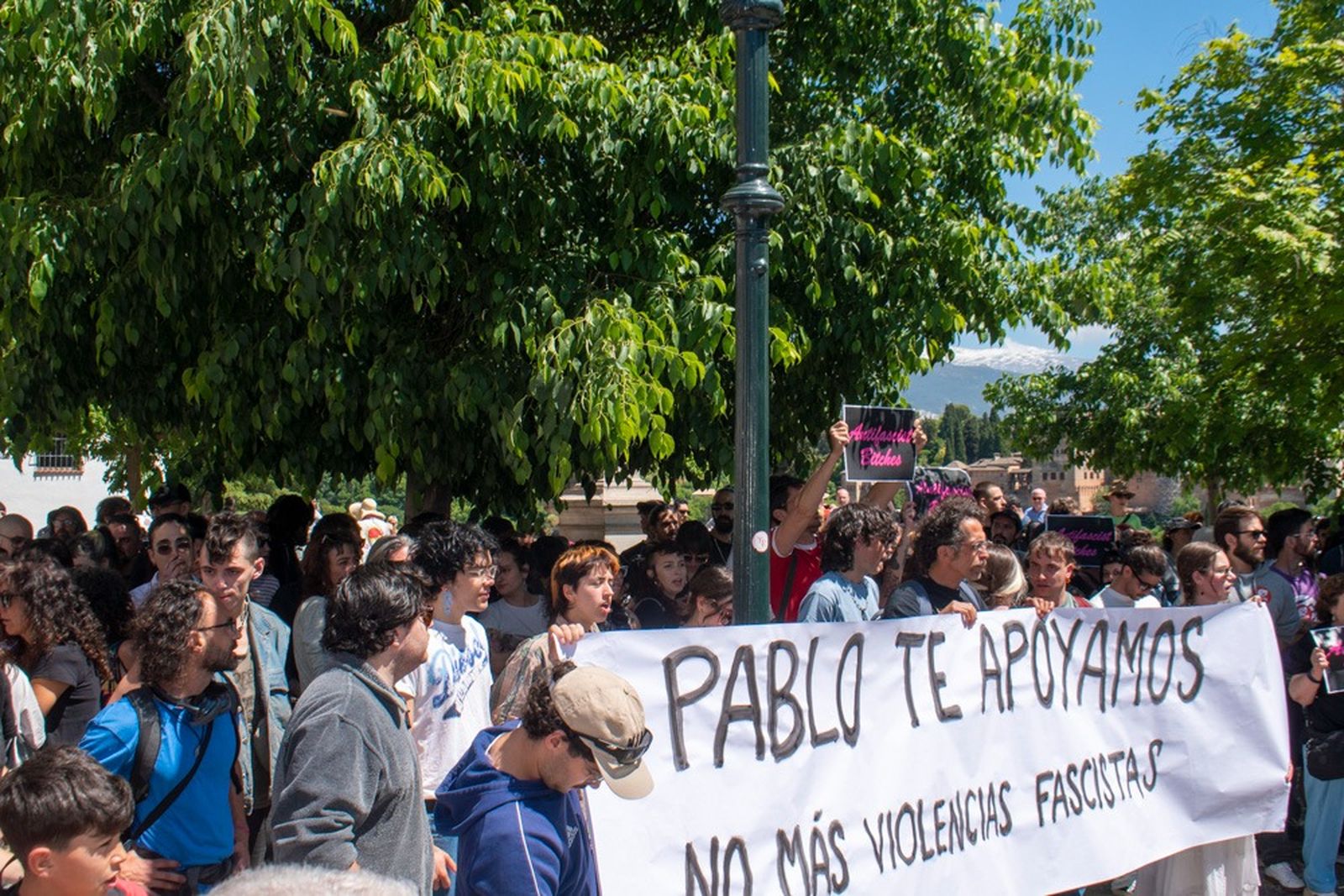 Indignación en Granada: las imágenes de la protesta tras la paliza ...