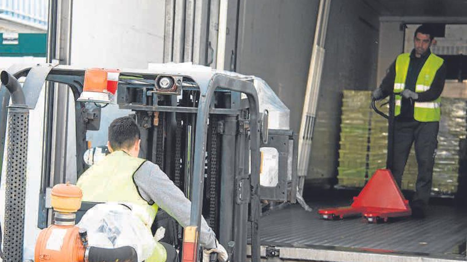 La distribución del producto se realiza periódicamente.