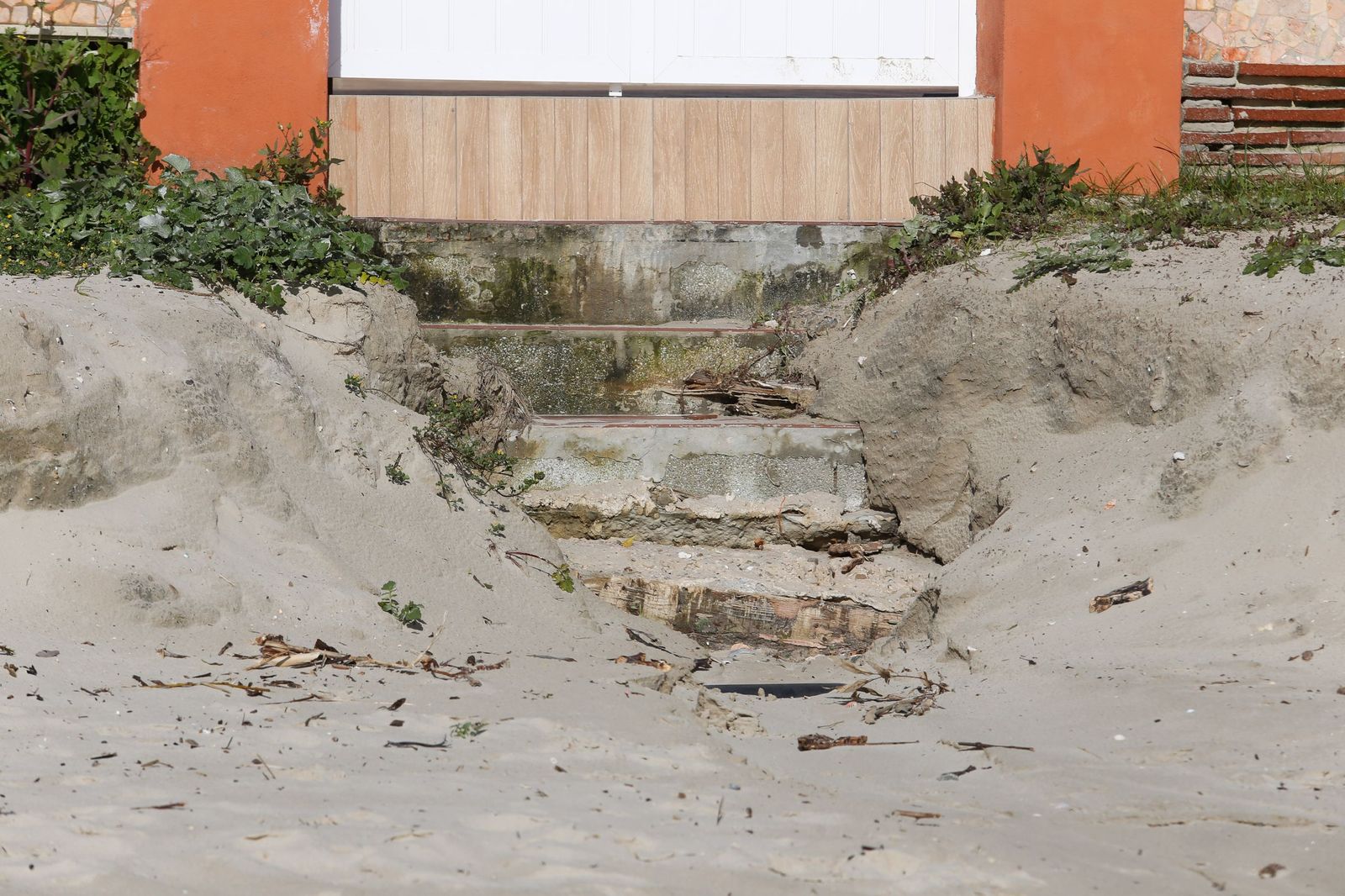 Las fotografías de los daños de las últimas borrascas en las playas de Getares y El Rinconcillo, en Algeciras