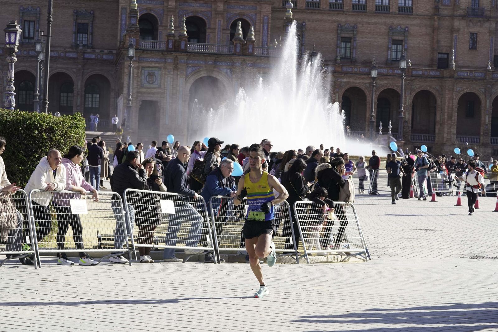 El Zúrich Maraton de Sevilla 2026 en la Plaza de España, galería 1