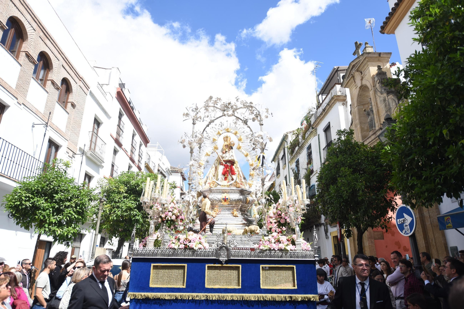 La procesión de la Virgen de la Cabeza de Córdoba, en imágenes