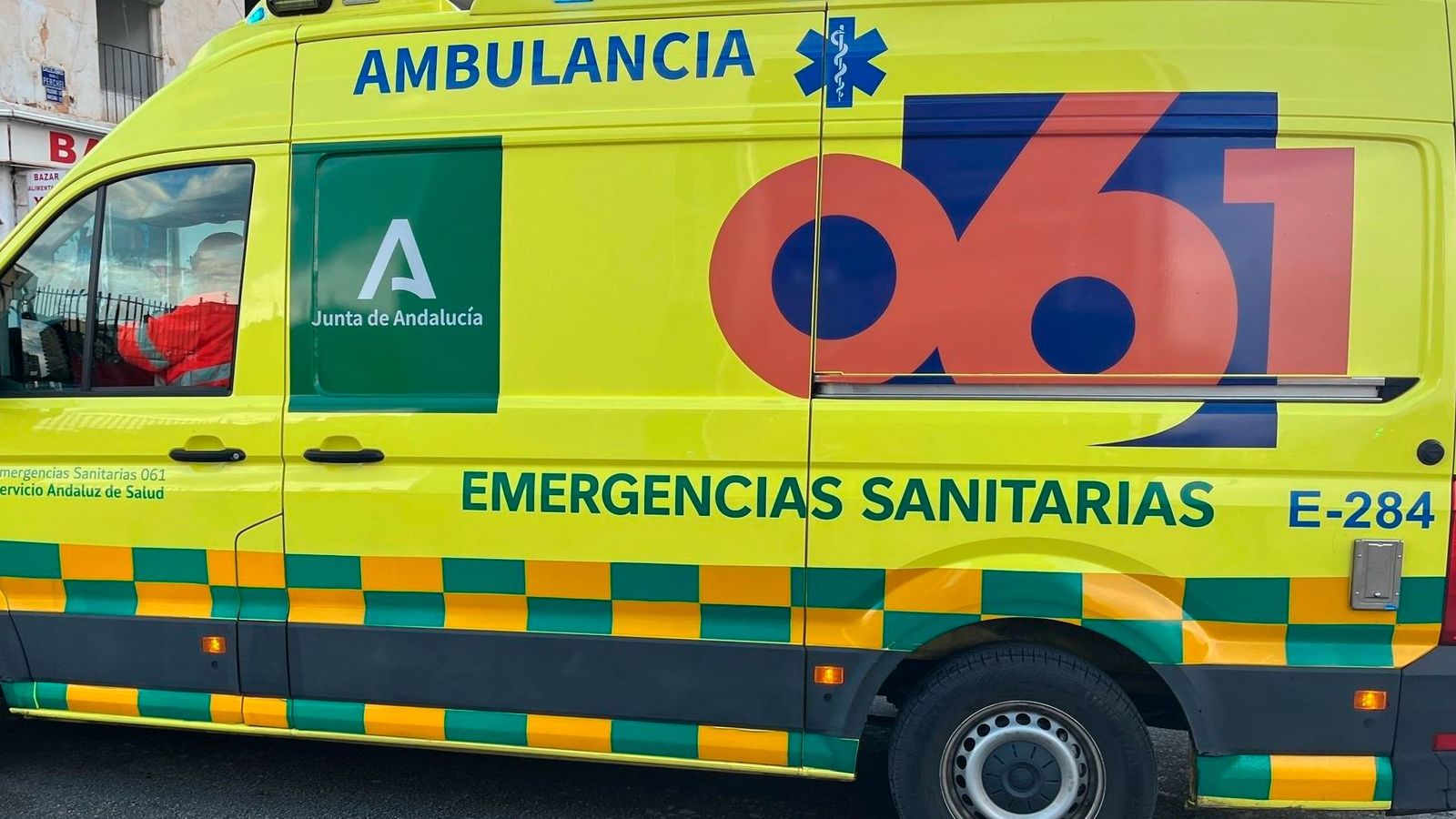 Una ambulancia del 061.