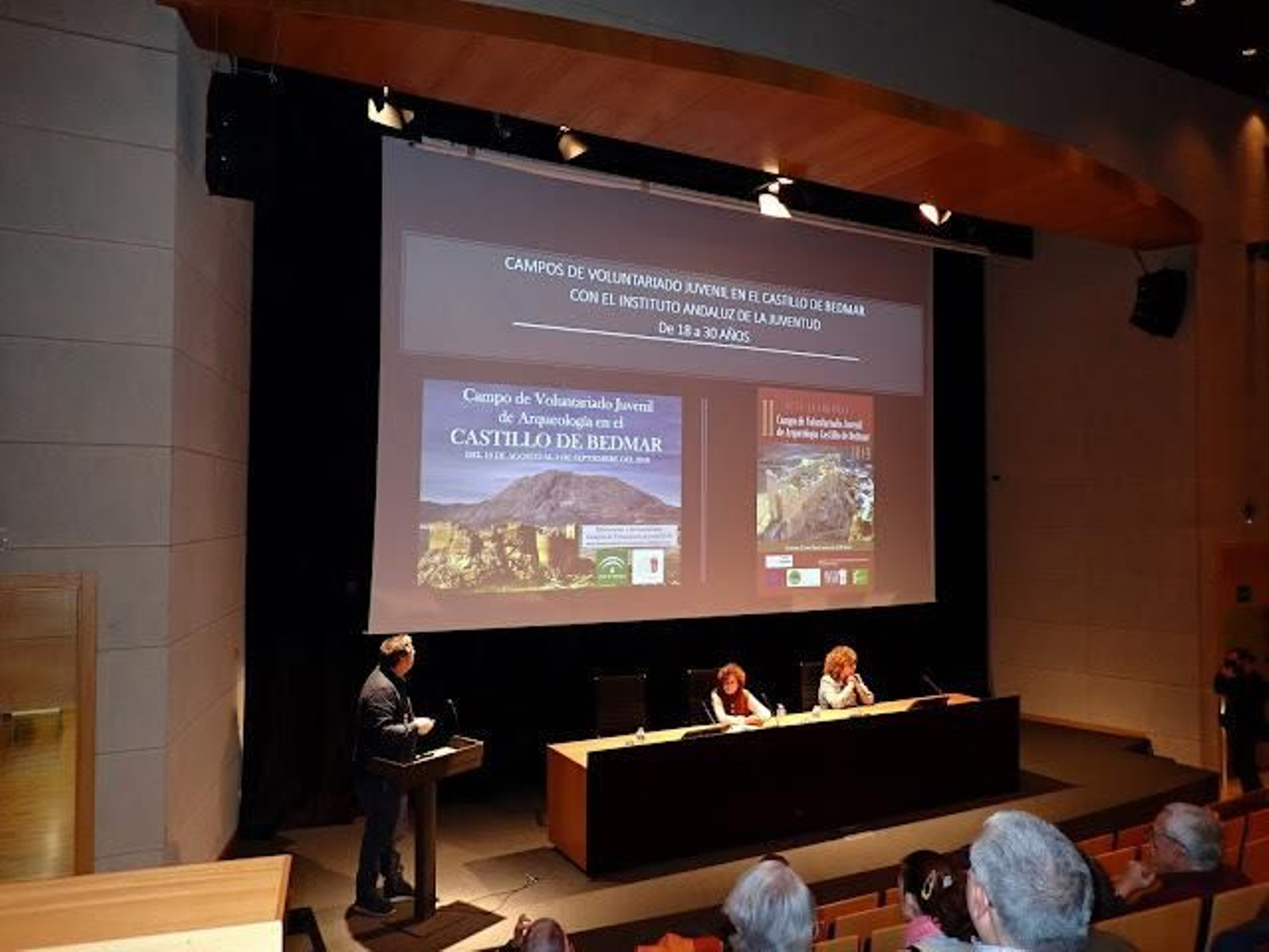 Una de las conferencias del ciclo Una cita con la arqueología.