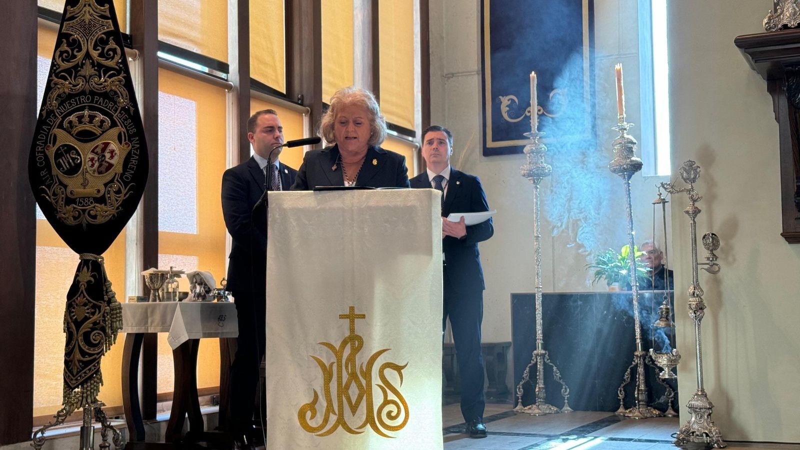Rosa Garrido durante su toma de posesión como Hermana Mayor.