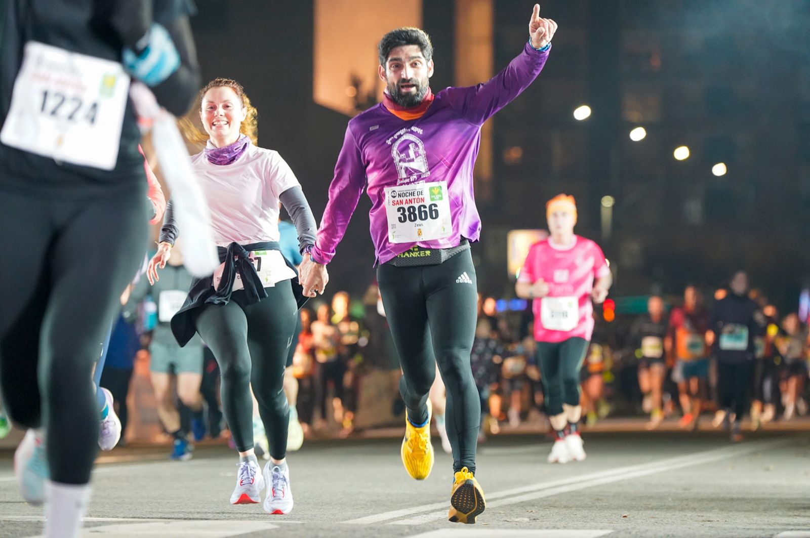 En imágenes: búscate en tu llegada a meta de la Carrera de San Antón 2026 (15)