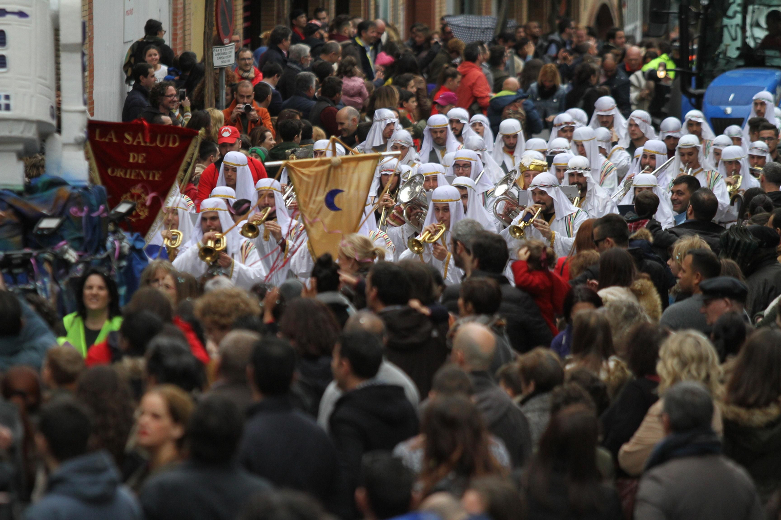Cabalgata de los Reyes Magos 2018: Melchor, Gaspar y Baltazar adelantan su salida para llenar de ilusión las calles de Huelva