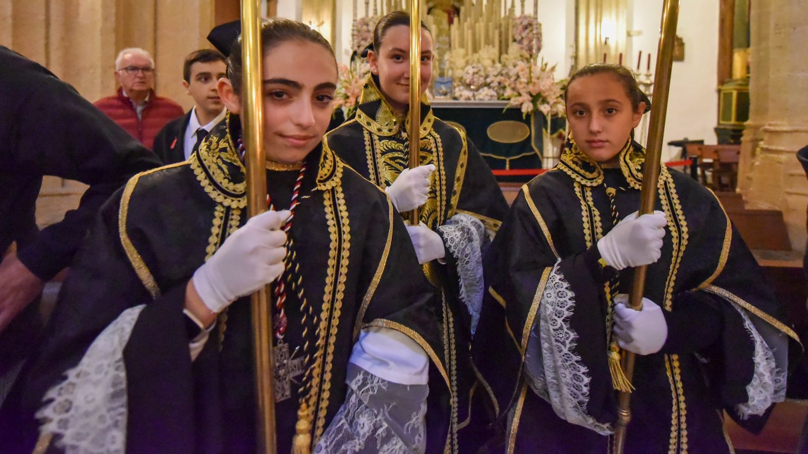 Fotos del Martes Santos en Tarifa: Santisimo Cristo de la Salud y Nuestra Señora de los Dolores