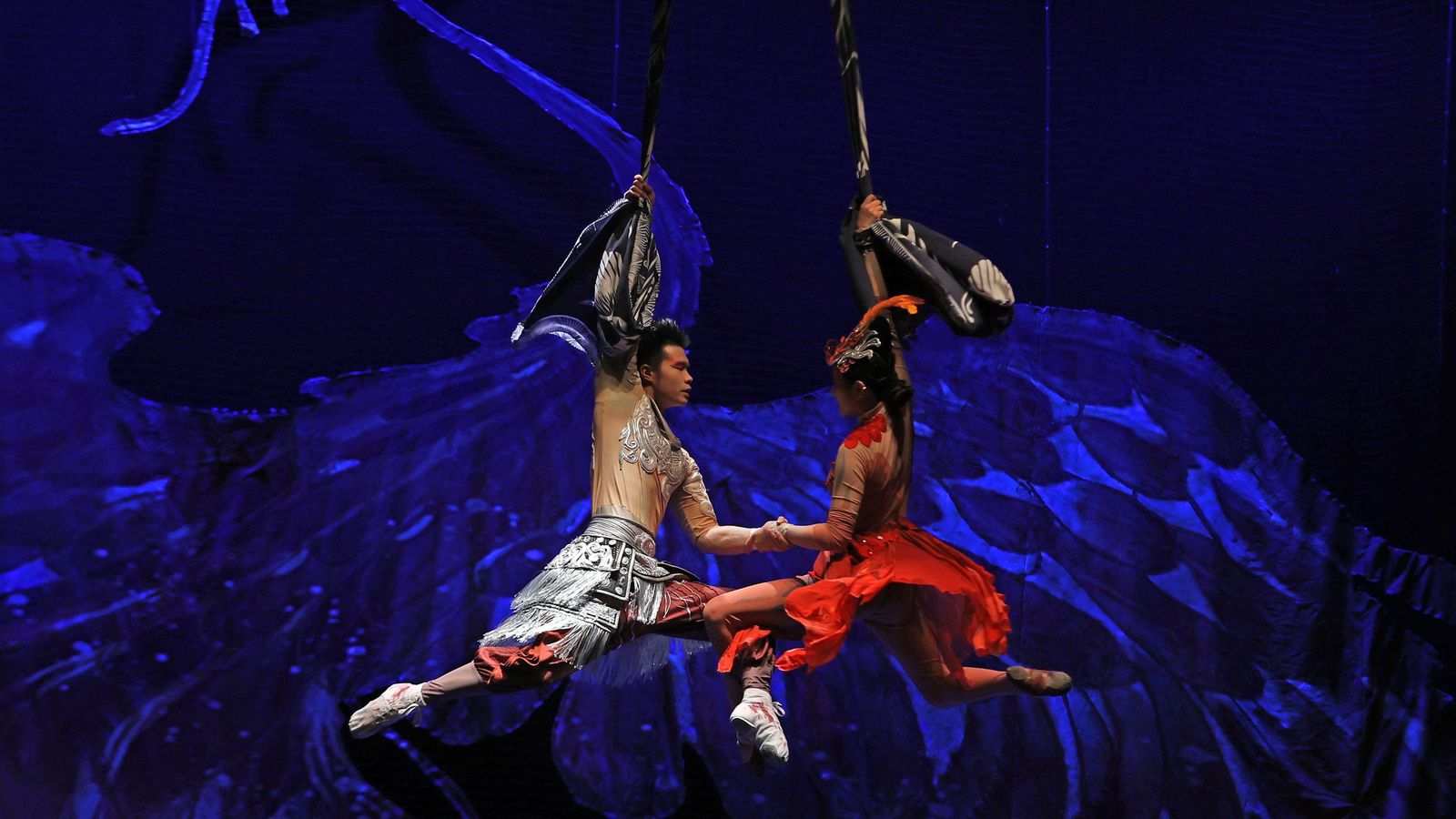 Imágenes del 'Gran Circo Acrobático de China' en el Teatro Villamarta