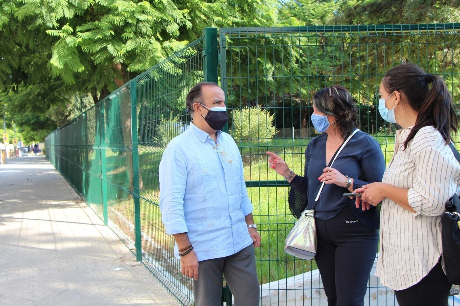 El Ayuntamiento acomete el vallado del parque ubicado en la calle Campamento del Distrito Nervión