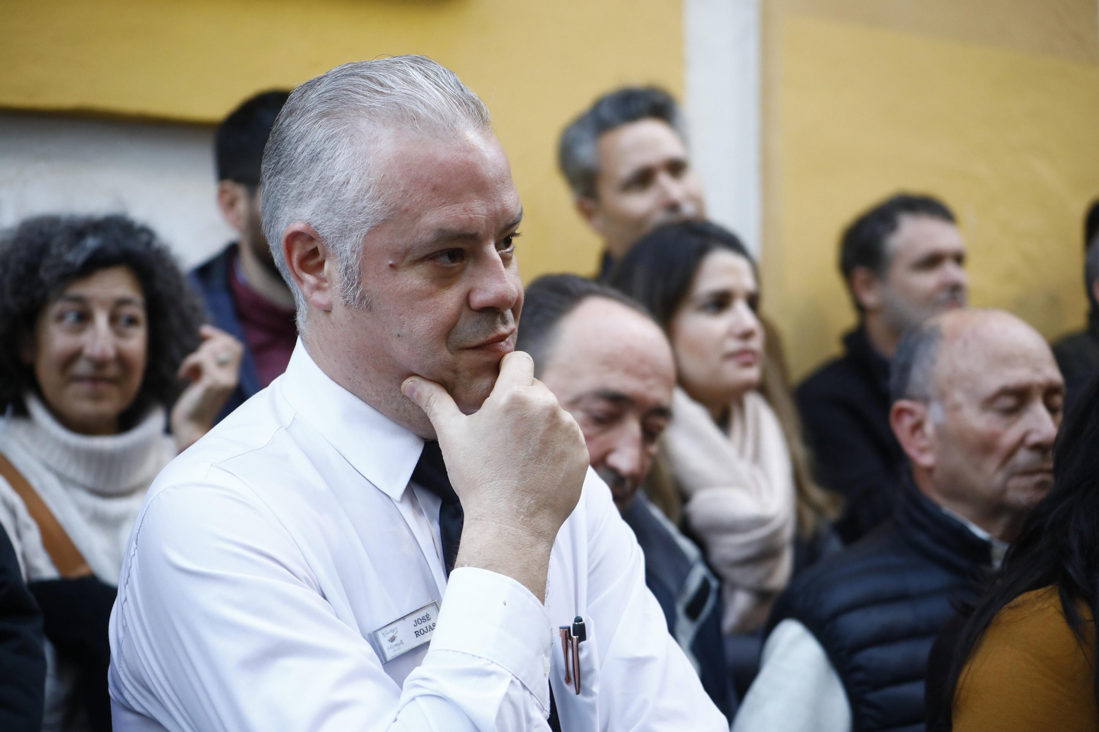 Córdoba se vuelca en el homenajea a Ángel González, el desaparecido sumiller de El Churrasco