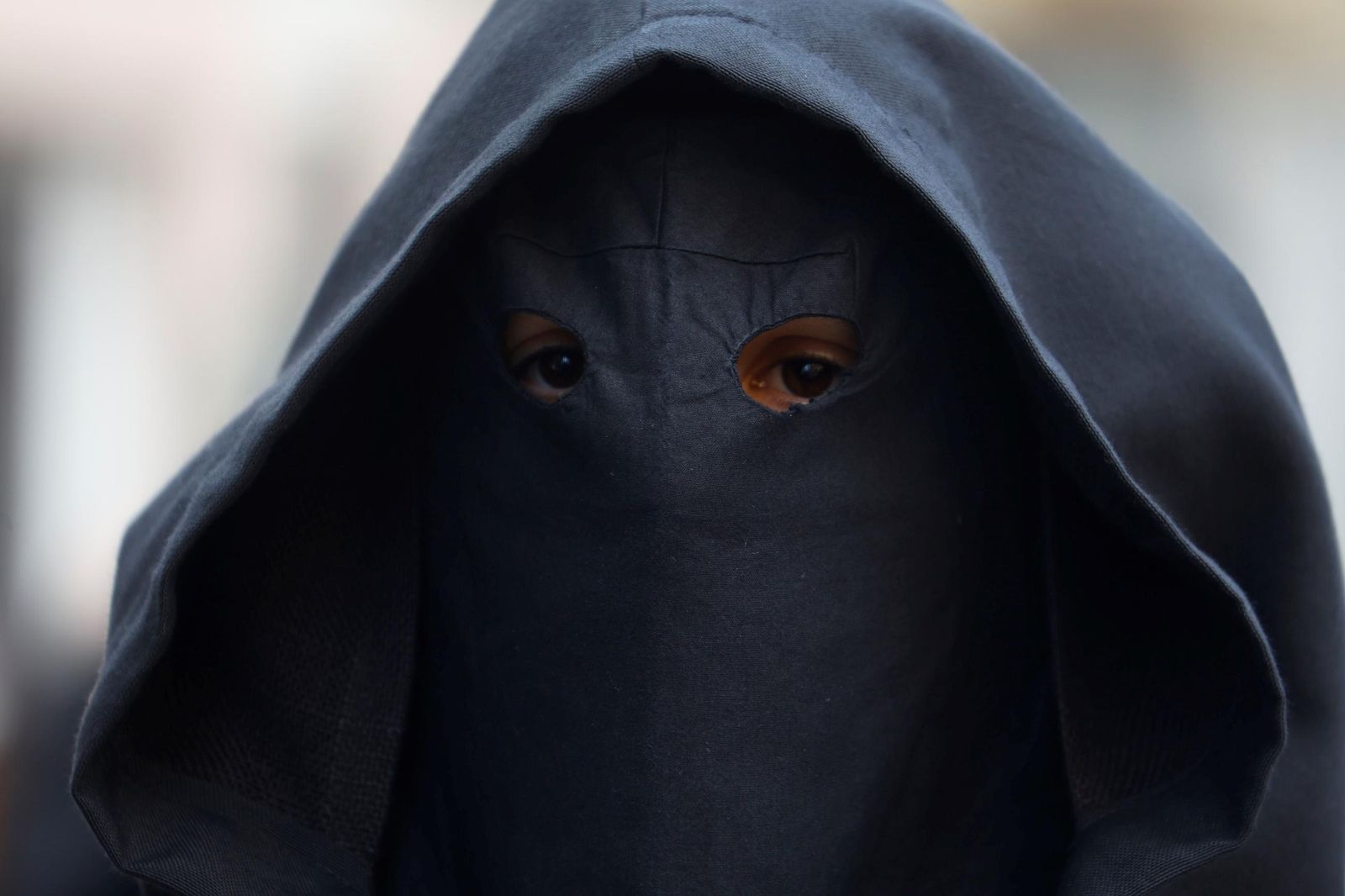 La procesión de la Universitaria en este Martes Santo de Córdoba, en imágenes