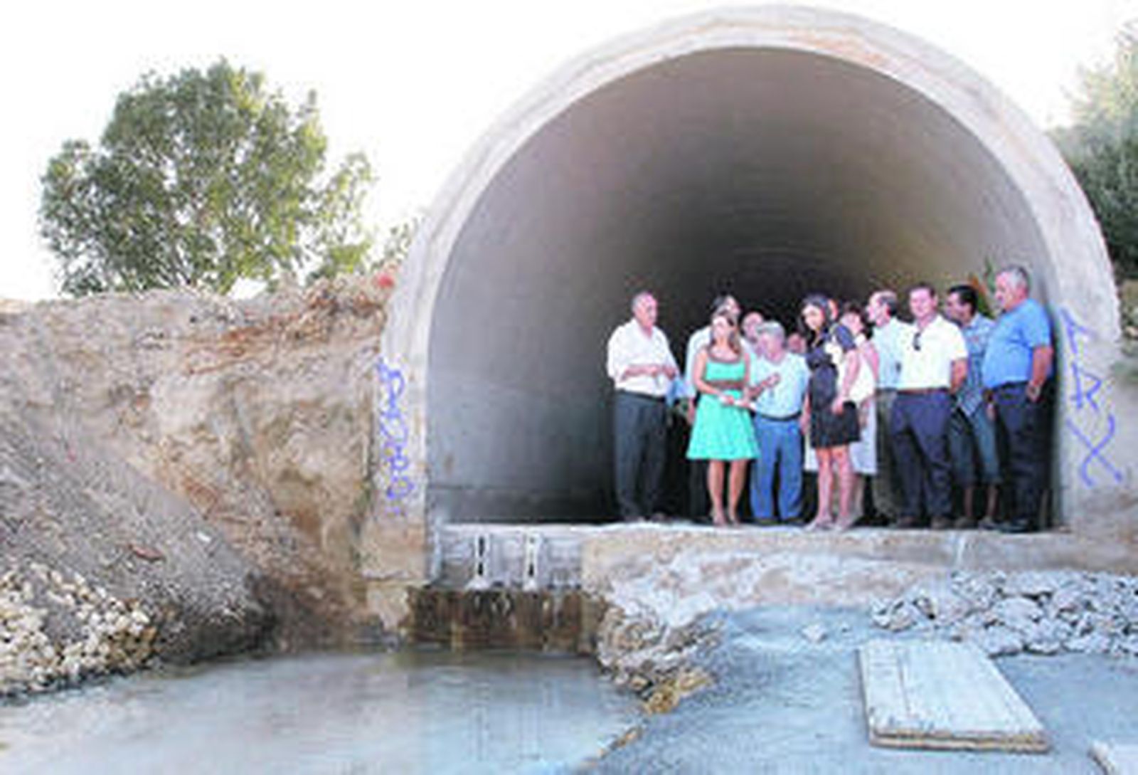 Imagen de la visita de la alcaldesa, el pasado martes a las obras en La Canaleja.