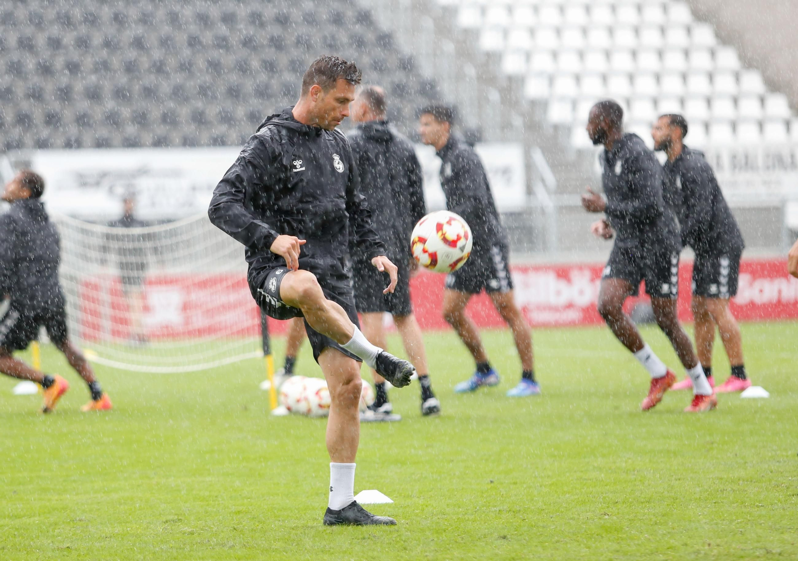 Las fotos del primer entrenamiento de Javi Moreno al frente de la Balona en La Línea