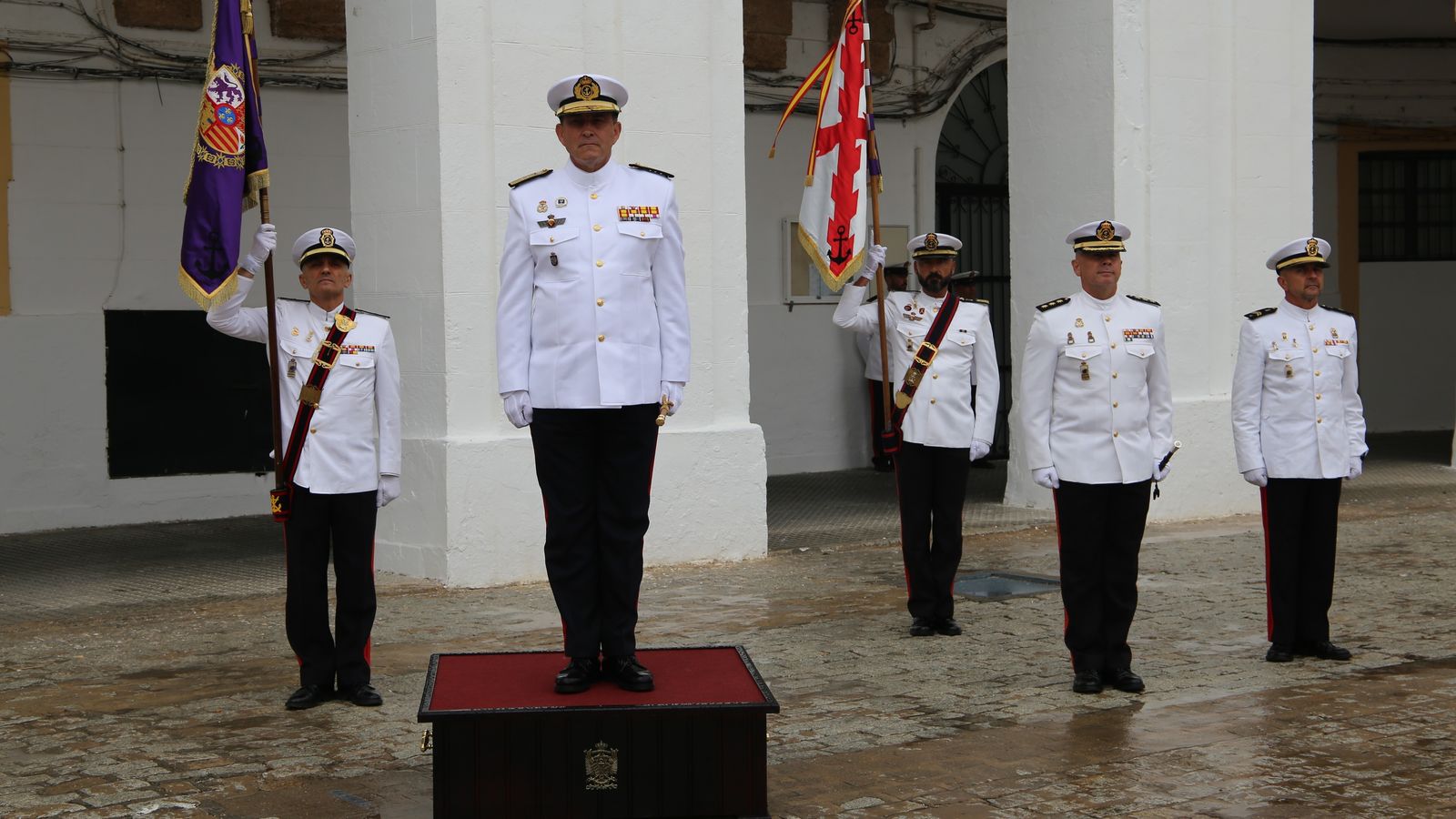 El general Manuel García Ortiz, durante la lectura de leyes penales celebrada en el Quartel de San Carlos-Batallones de Marina.