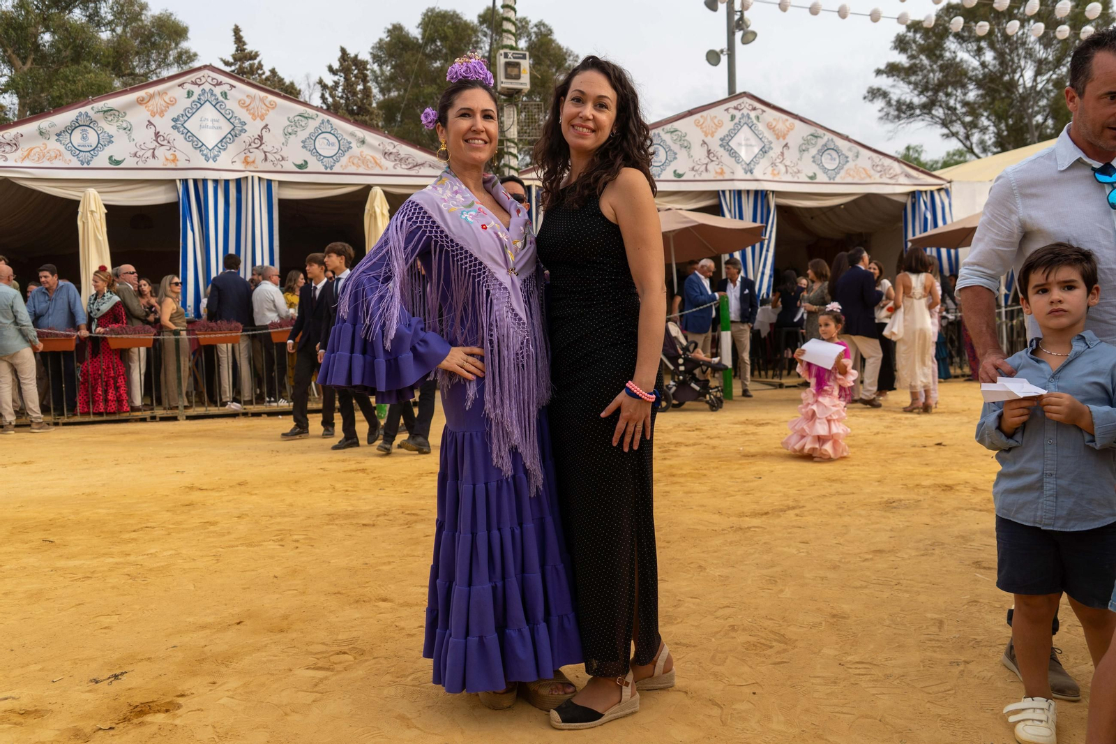 Imágenes del ambiente del ambiente de la tarde del domingo en la Feria de Otoño y del Caballo 2025 de Huelva