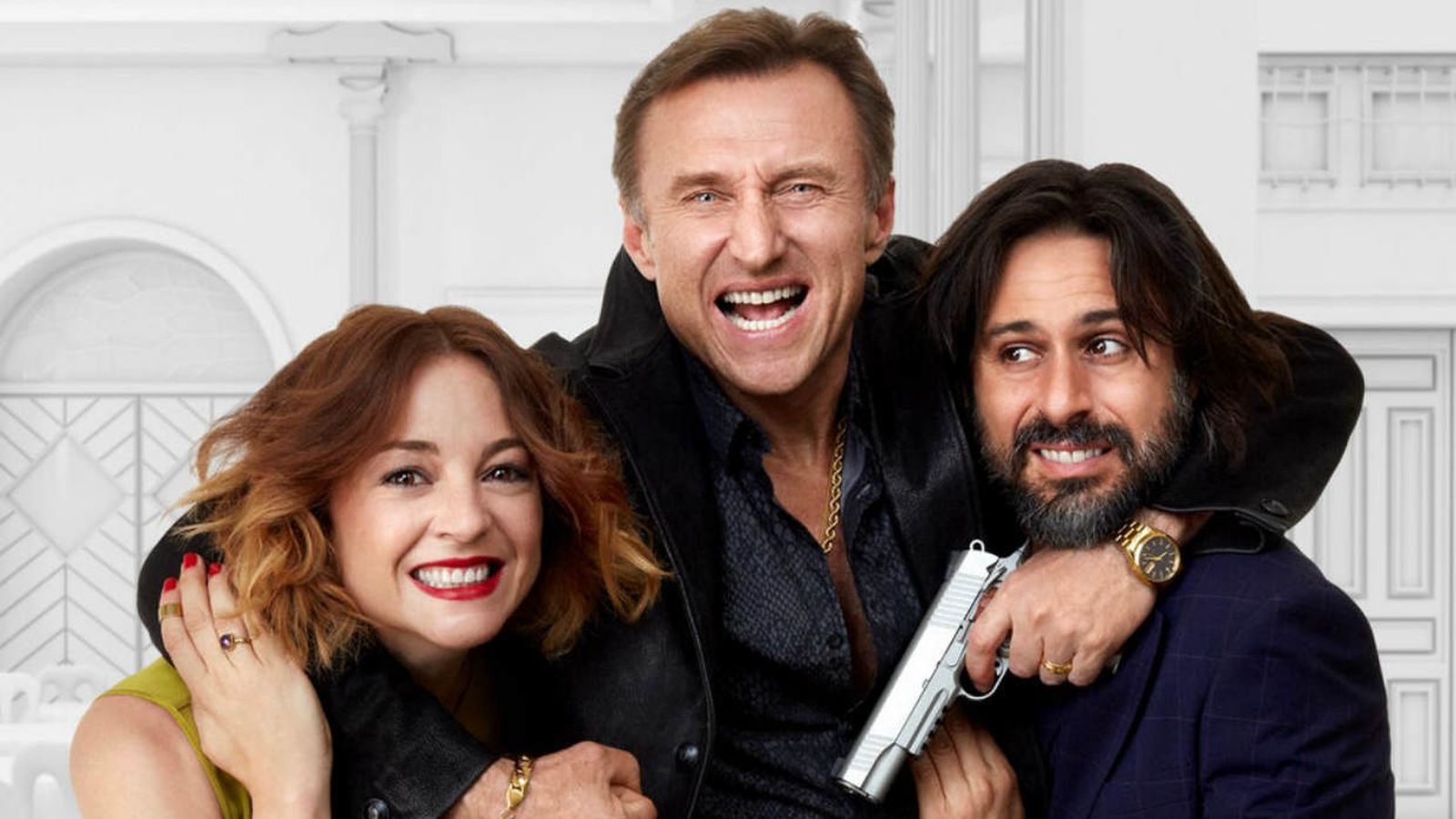 Leonor Watling (Edurne) y Hugo Silva (Julián), con Anton Yakovlev (Boris, el mafioso ruso).