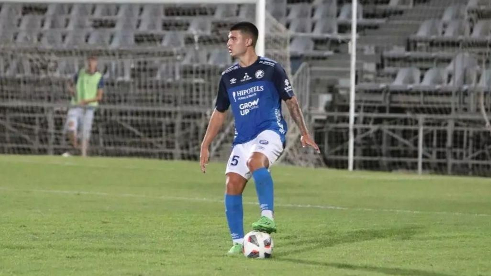 Mario Conde, con la camiseta del Xerez DFC en un amistoso de la primera plantilla en el Pedro Garrido. Mario Conde, con la camiseta del Xerez DFC en un amistoso de la primera plantilla en el Pedro Garrido.