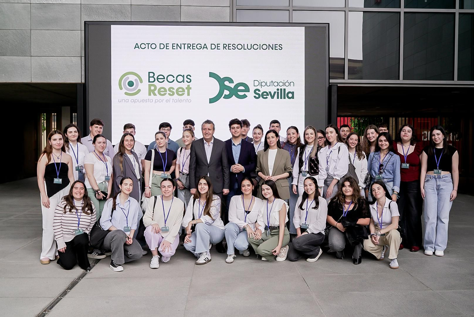 Entrega de resoluciones de las Becas Reset en la Diputación de Sevilla