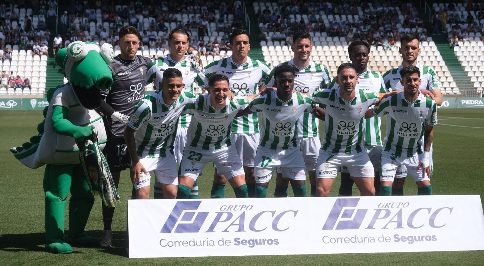 El once inicial del Córdoba CF en el partido ante el Alcoyano.
