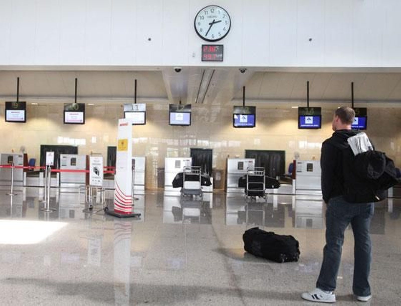 La ampliación de la terminal dota al aeródromo jerezano de capacidad operativa para atender a 2.800.000 pasajeros anuales, el doble de la que tenía hasta ahora

Foto: Vanesa Lobo