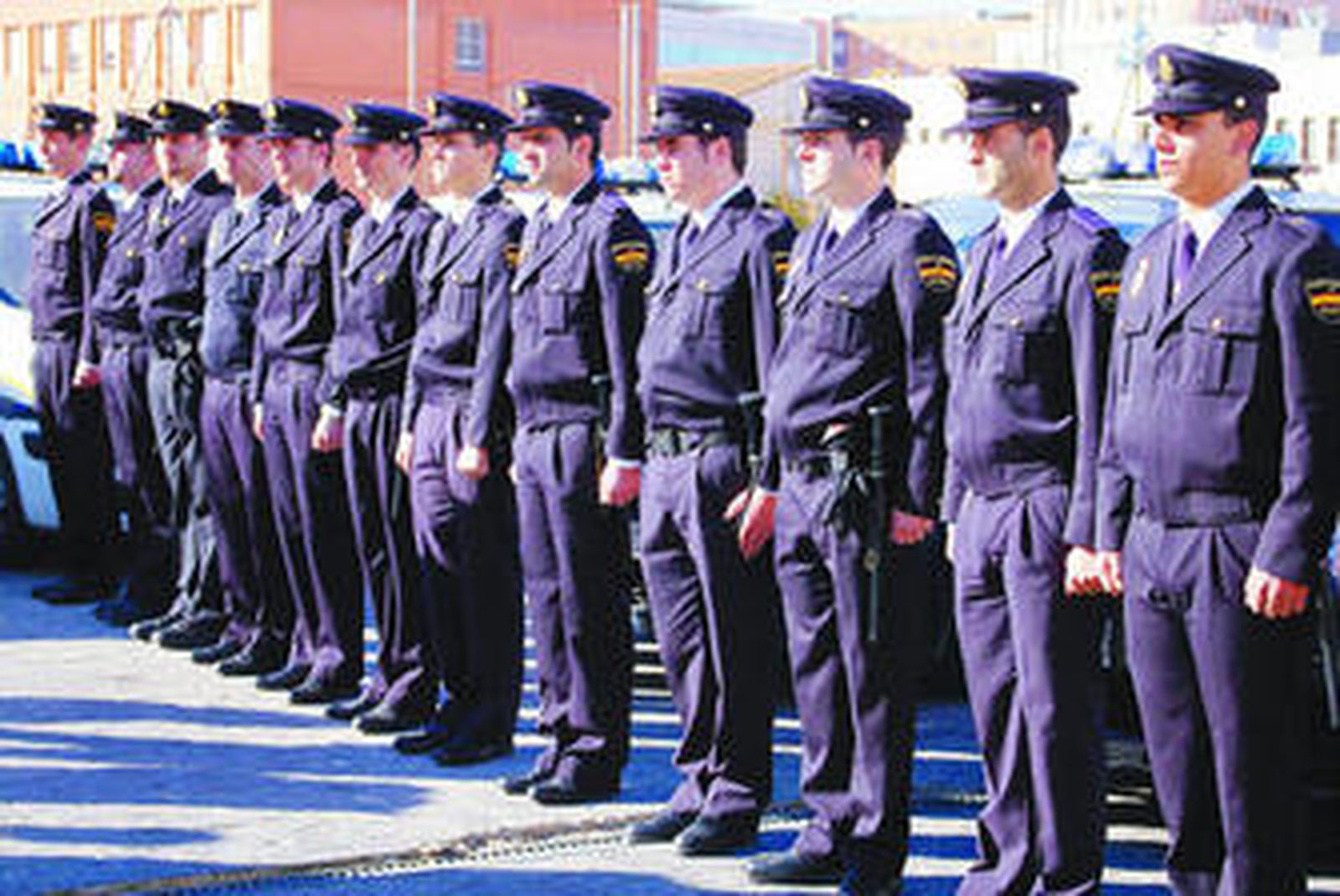 Una de las últimas remesas de agentes de Policía Nacional en Huelva.