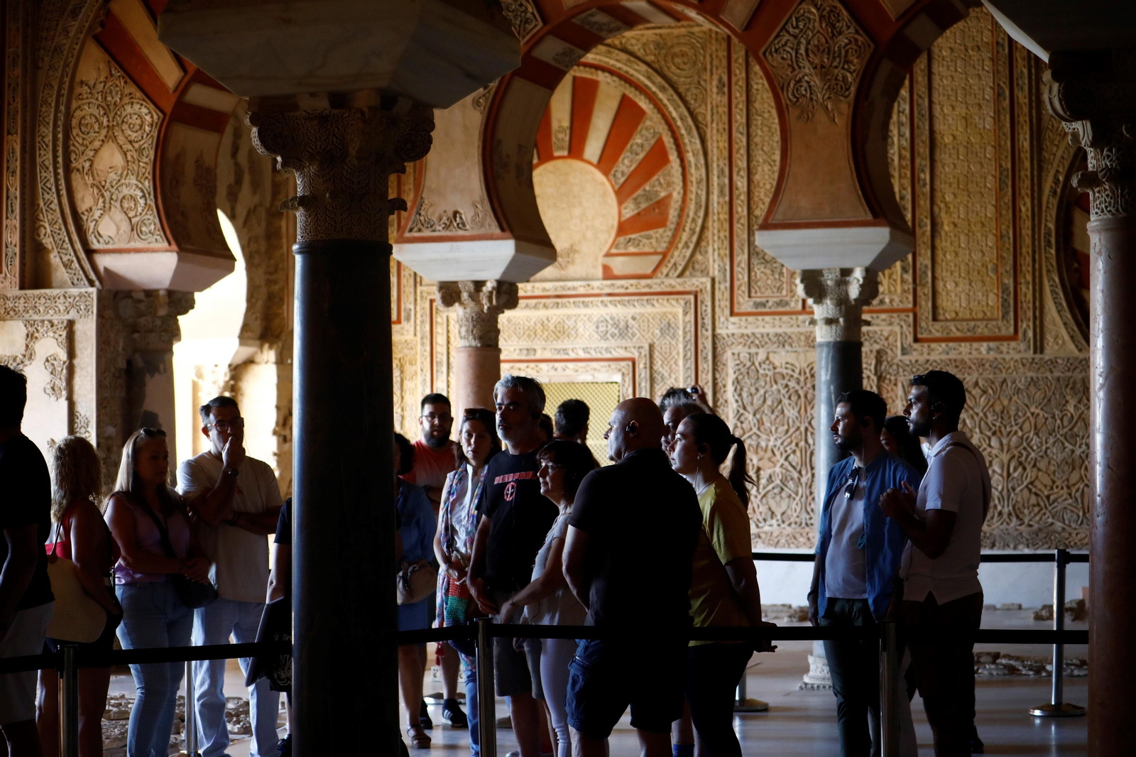 Las primeras visitas al Salón Rico de Medina Azahara tras su reapertura al público, en imágenes