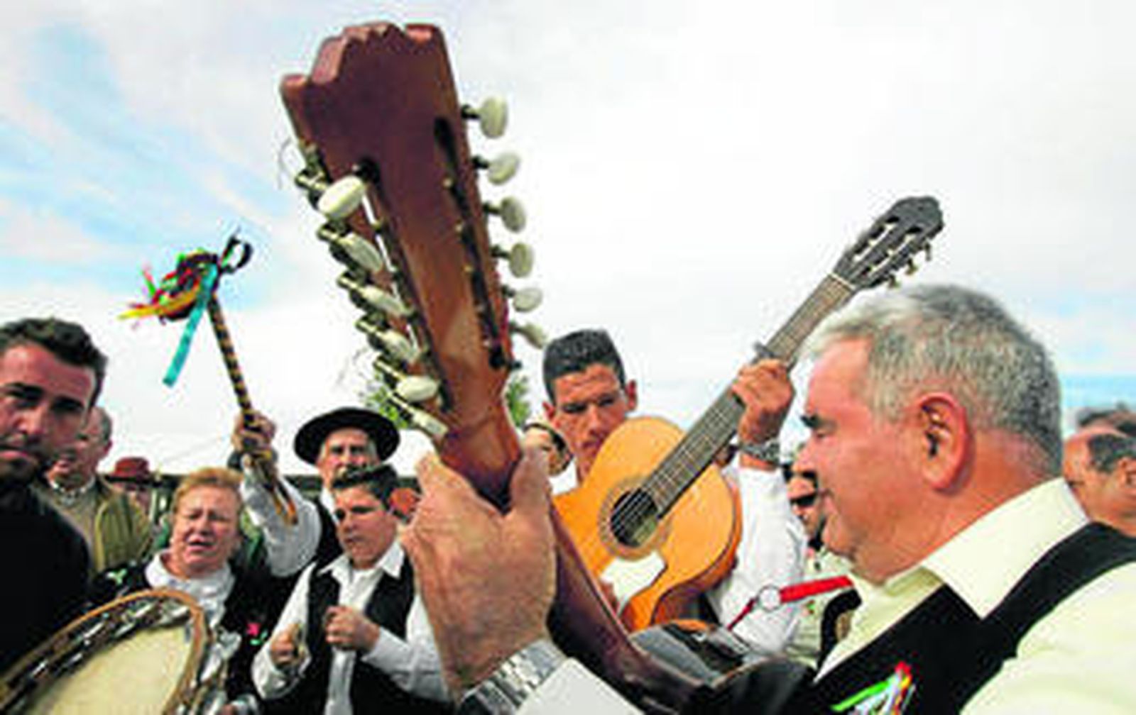 Una panda de verdiales durante una actuación.