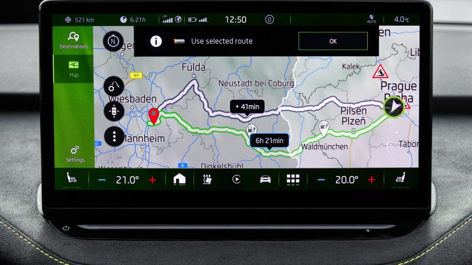 Es posible planificar los trayectos atendiendo a los puntos de carga disponibles e, incluso, discriminar estos según la potencia de que disponen.