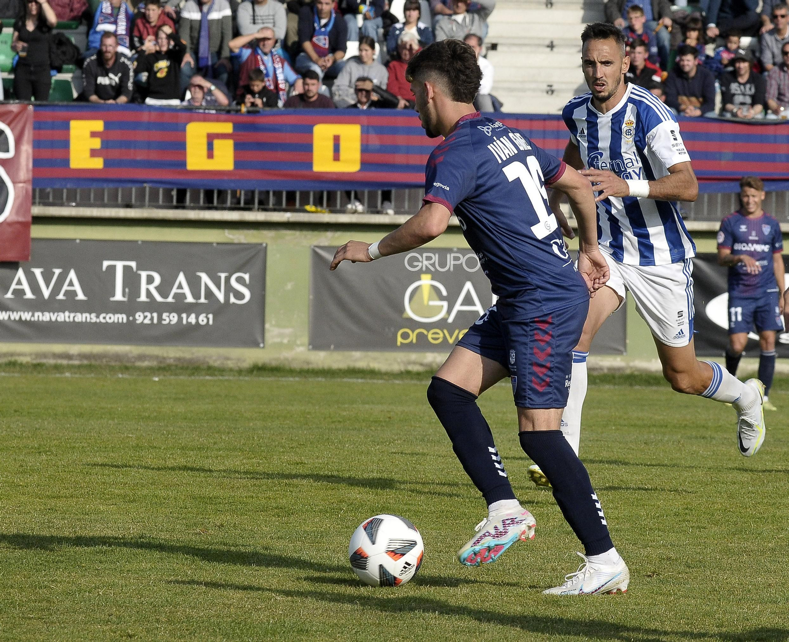 Imágenes del partido entre la Segoviana y el Recre en La Albuera
