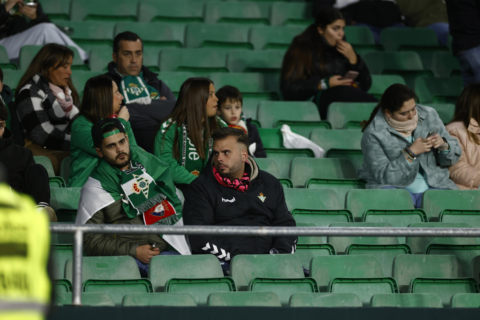Búscate en las fotos del Betis-Osasuna