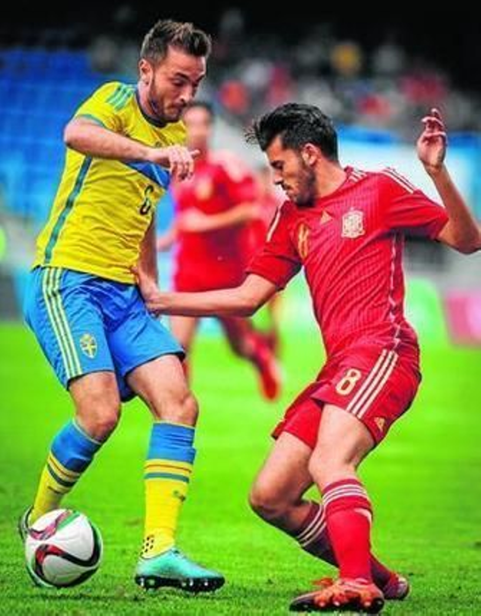Dani Ceballos trata de robar un balón a un jugador sueco en el partido de ayer con la sub-21.
