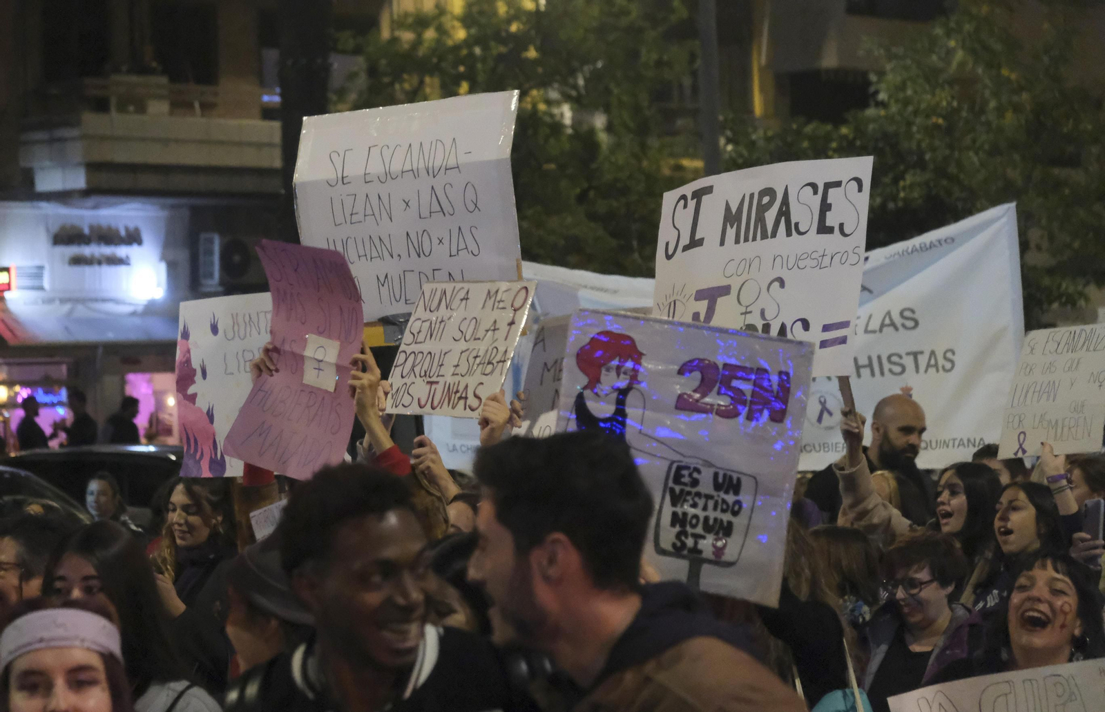 La manifestación en Córdoba contra la violencia de género, en fotografías