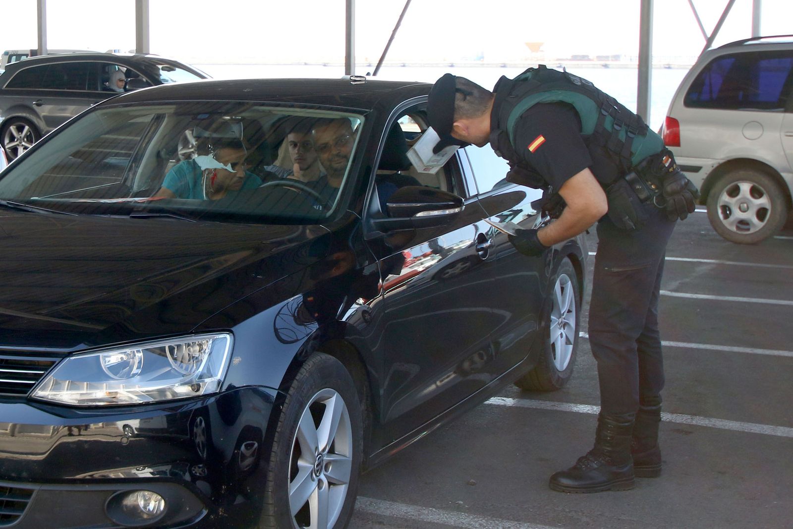 Imagen de un control rutinario de la Guardia Civil.