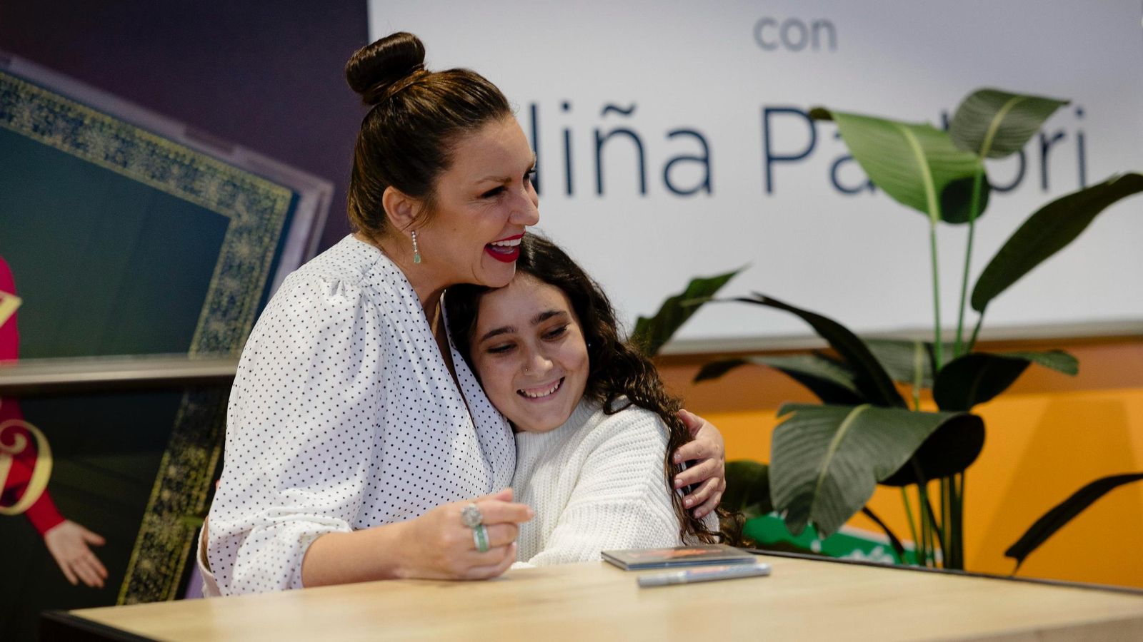 Las imágenes de la firma de discos de Niña Pastori en Cádiz