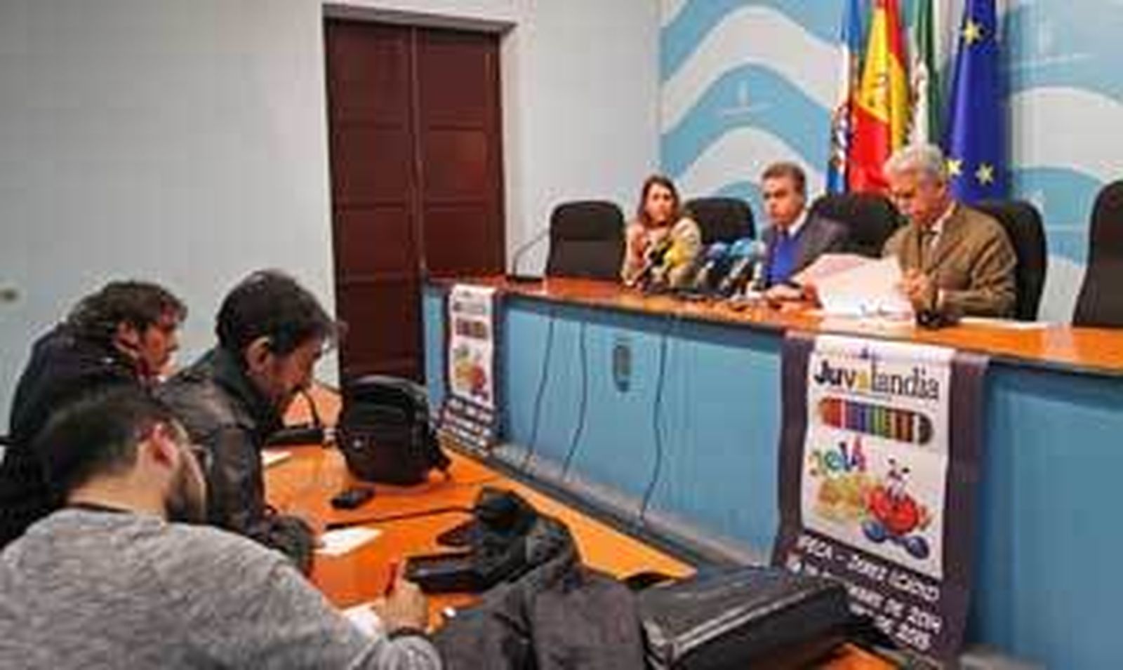 Olivero, Real y Sánchez, ayer en el Ayuntamiento durante la presentación de la próxima edición de Juvelandia. /Vanesa Lobo