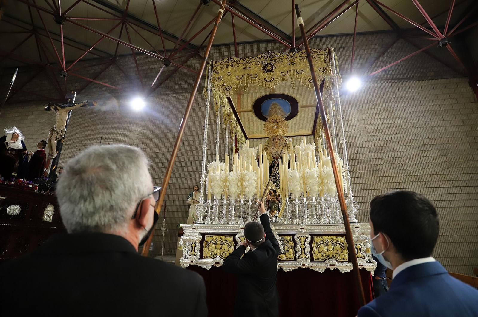 Las imágenes más destacadas del sábado de Pasión en Huelva