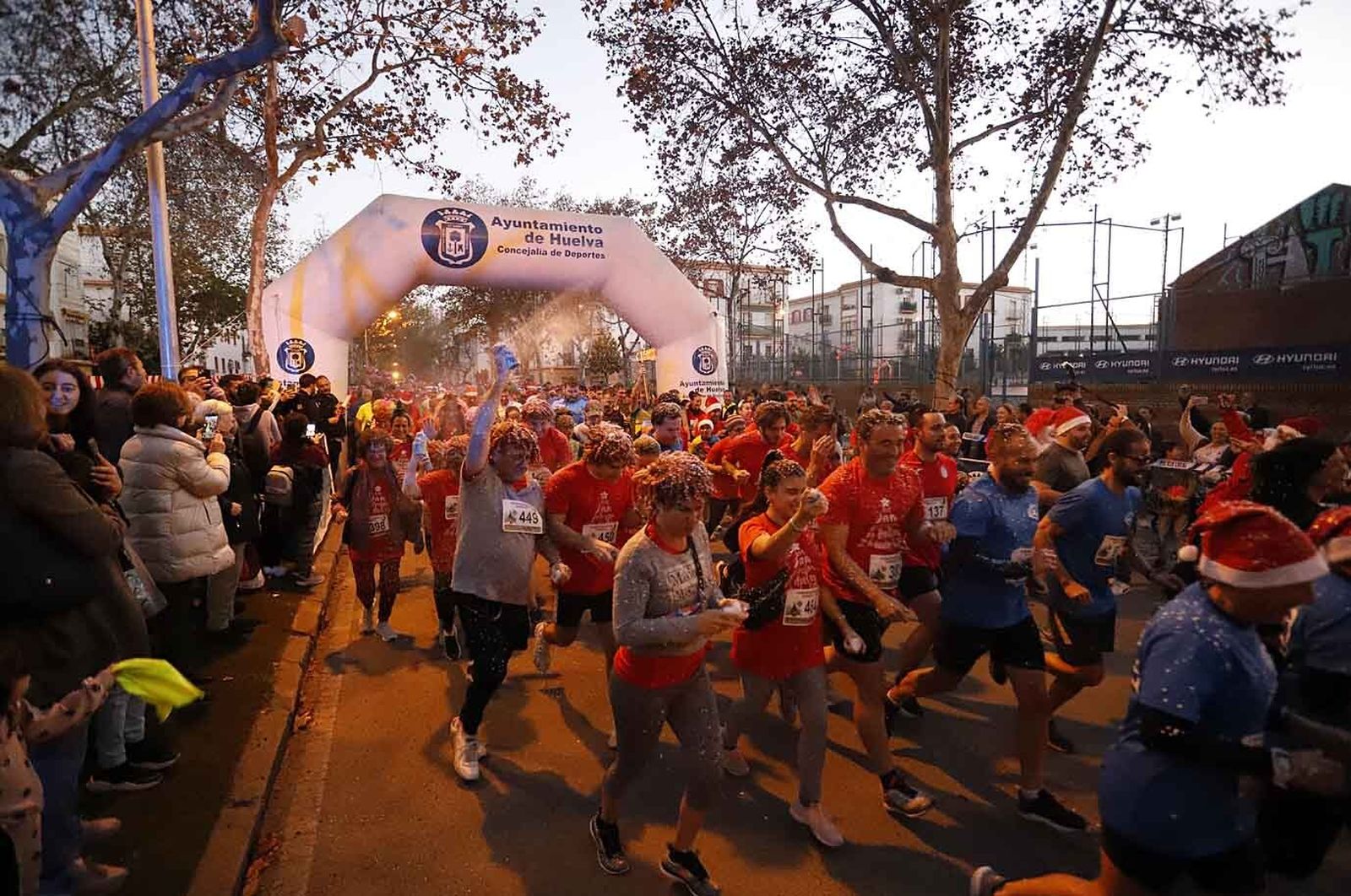 Imágenes de la carrera de San Silvestre en Huelva