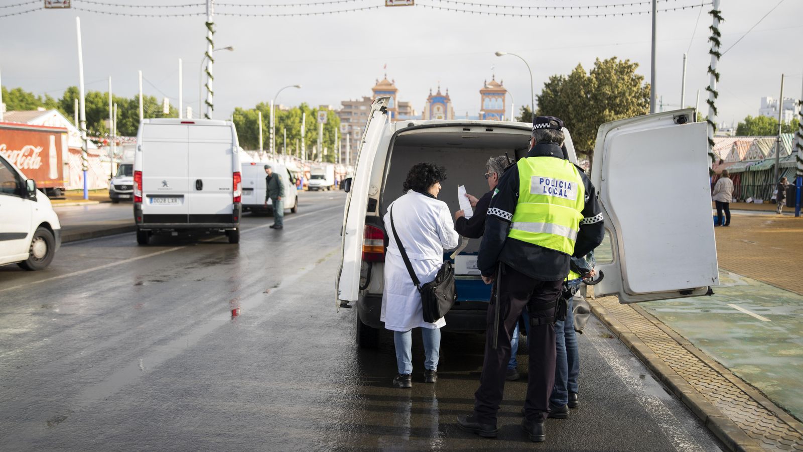 Inspección en un vehículo que transporta pescado congelado.