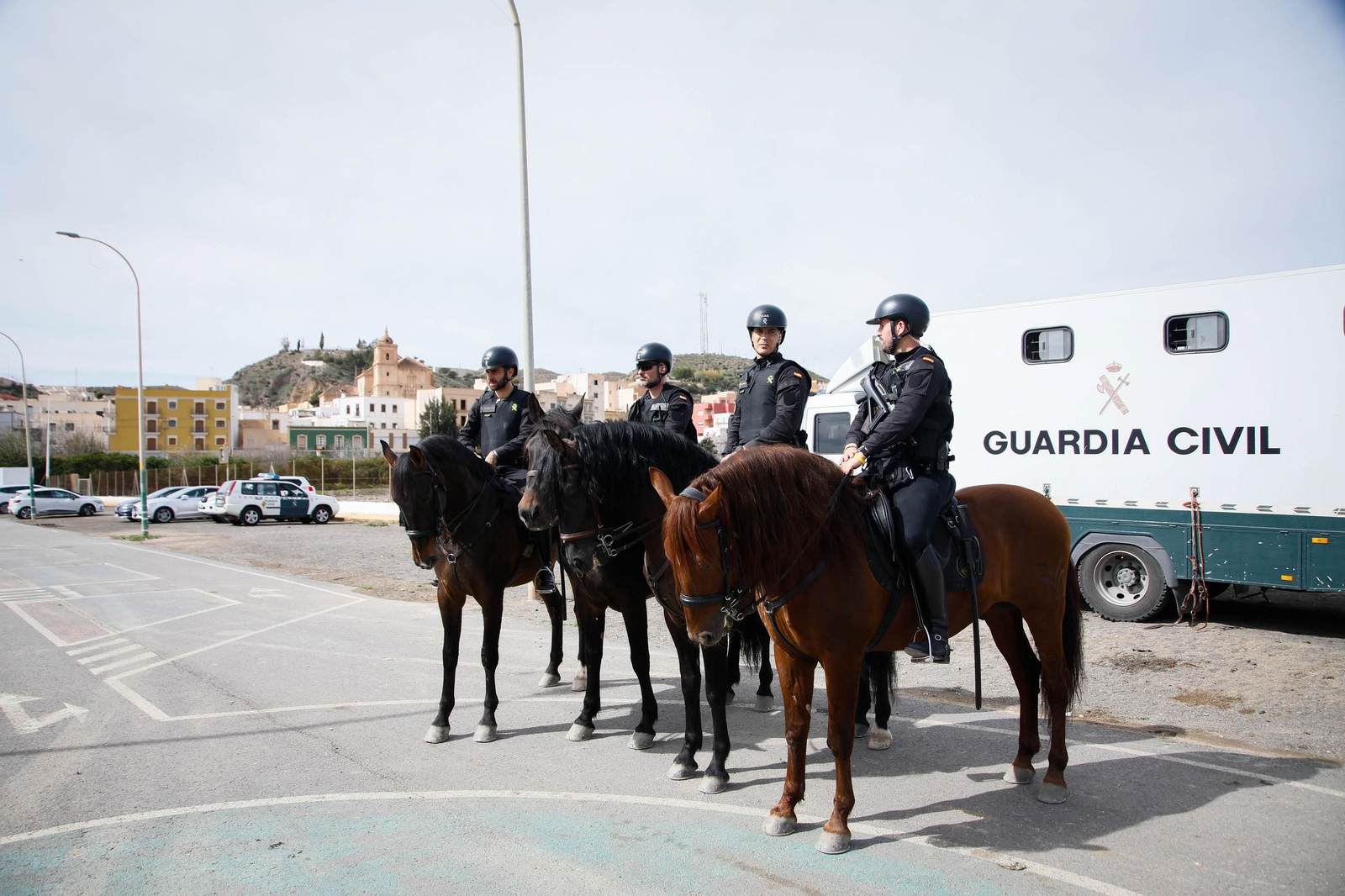 Imágenes del Escuadrón de Caballería de la Guardia Civil en Gádor.