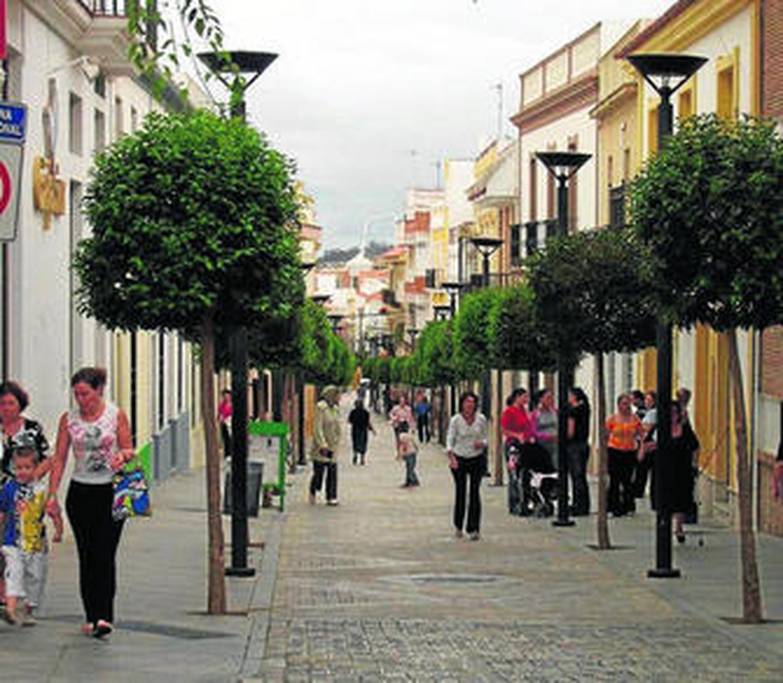Una de las calles peatonales del municipio de Lepe.