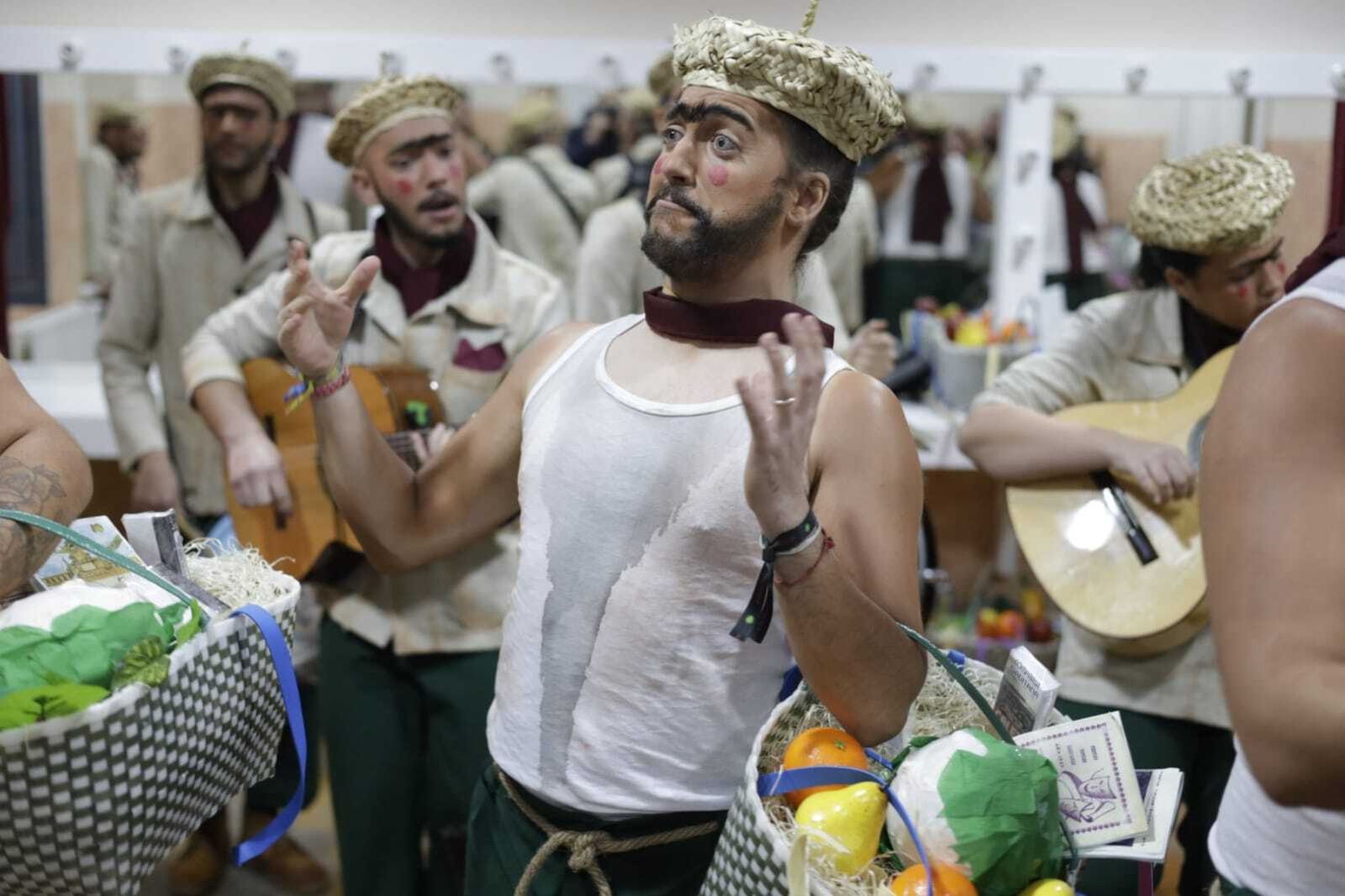 Chirigota 'Çembrando coplâ (la comparça er pueblo)