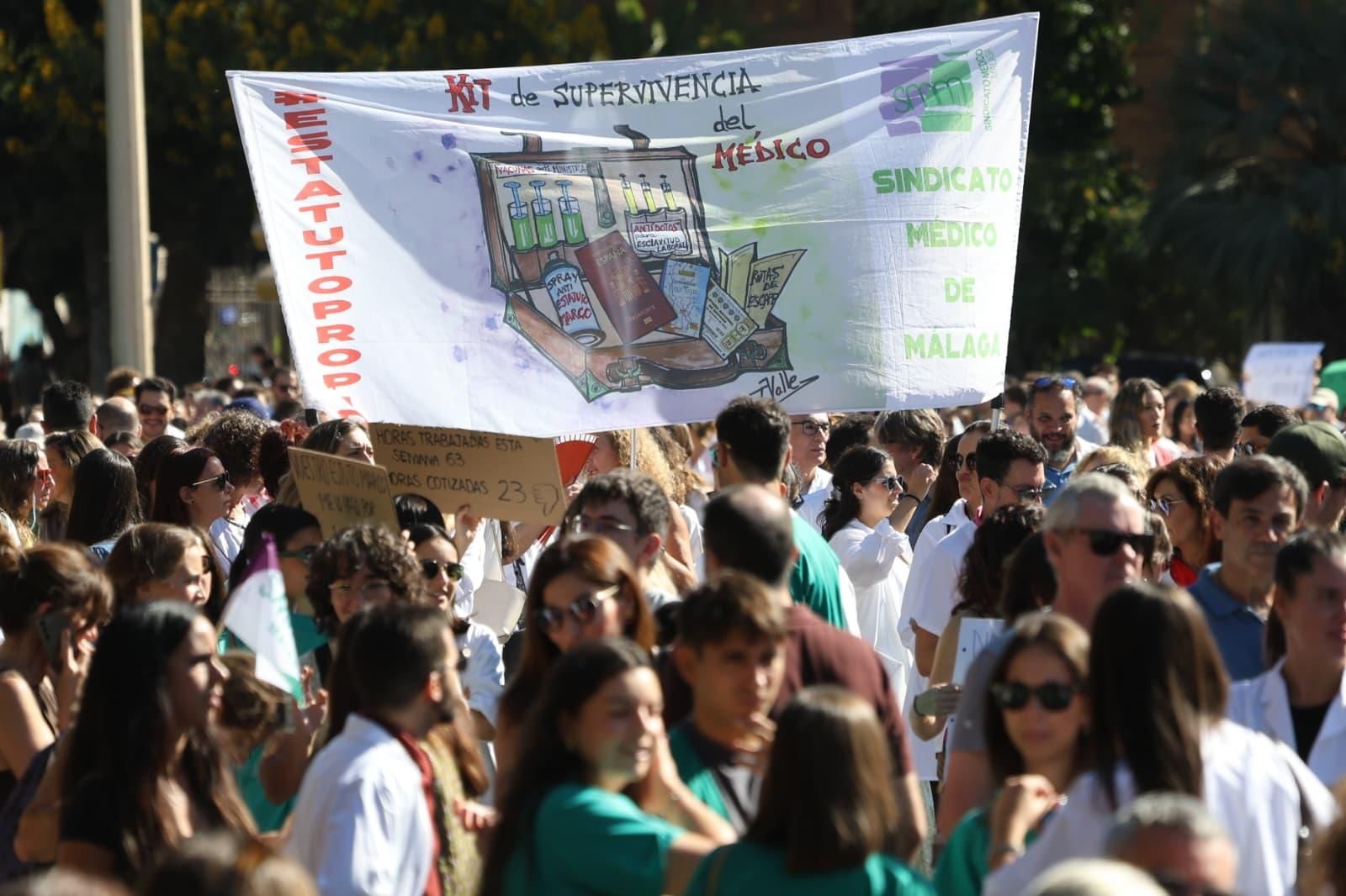 Медики Малаги проводят забастовку против нового Статута