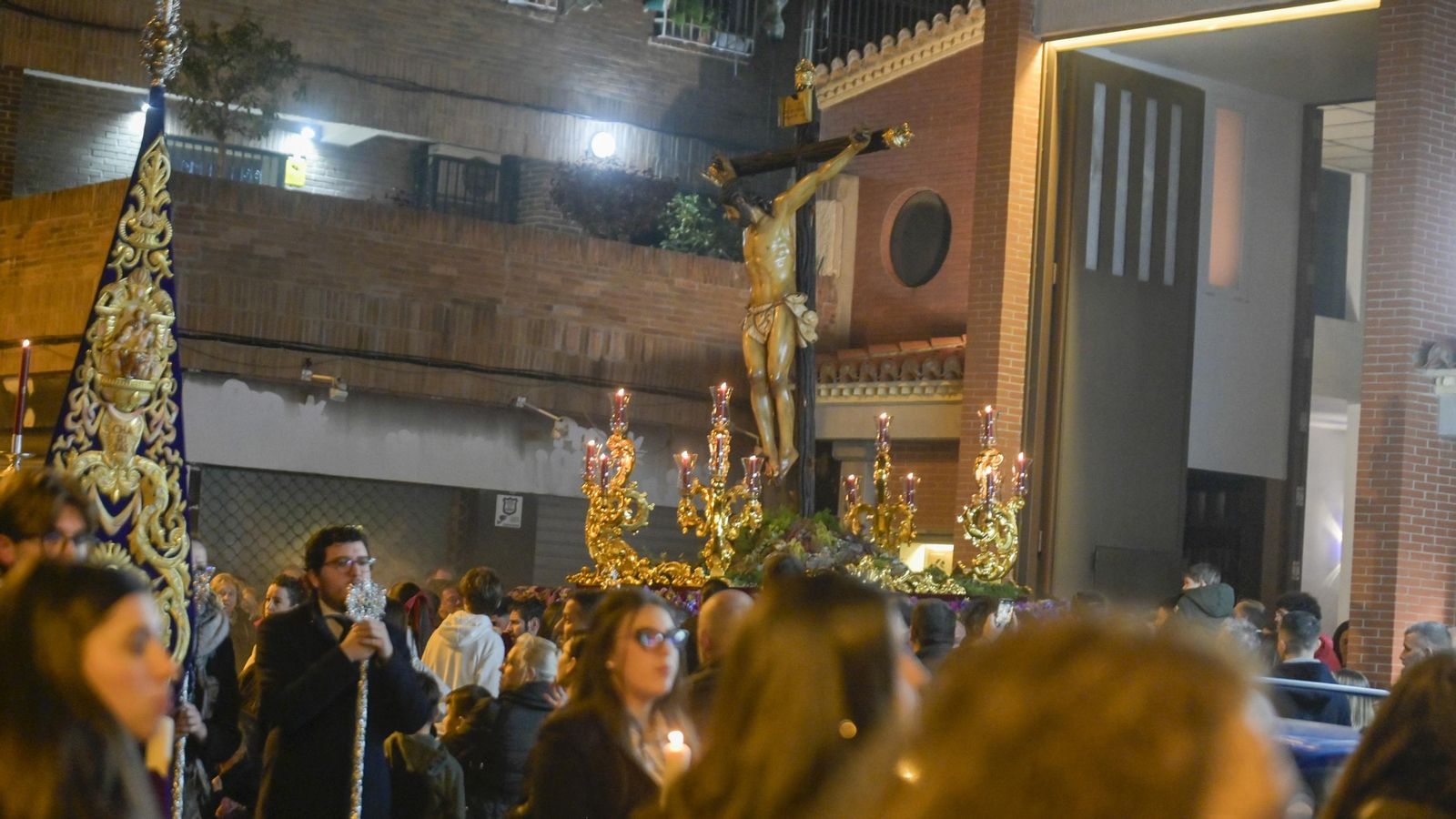 Fotogalería: Vía Crucis Hermandad de la Sagrada Lanzada 2025