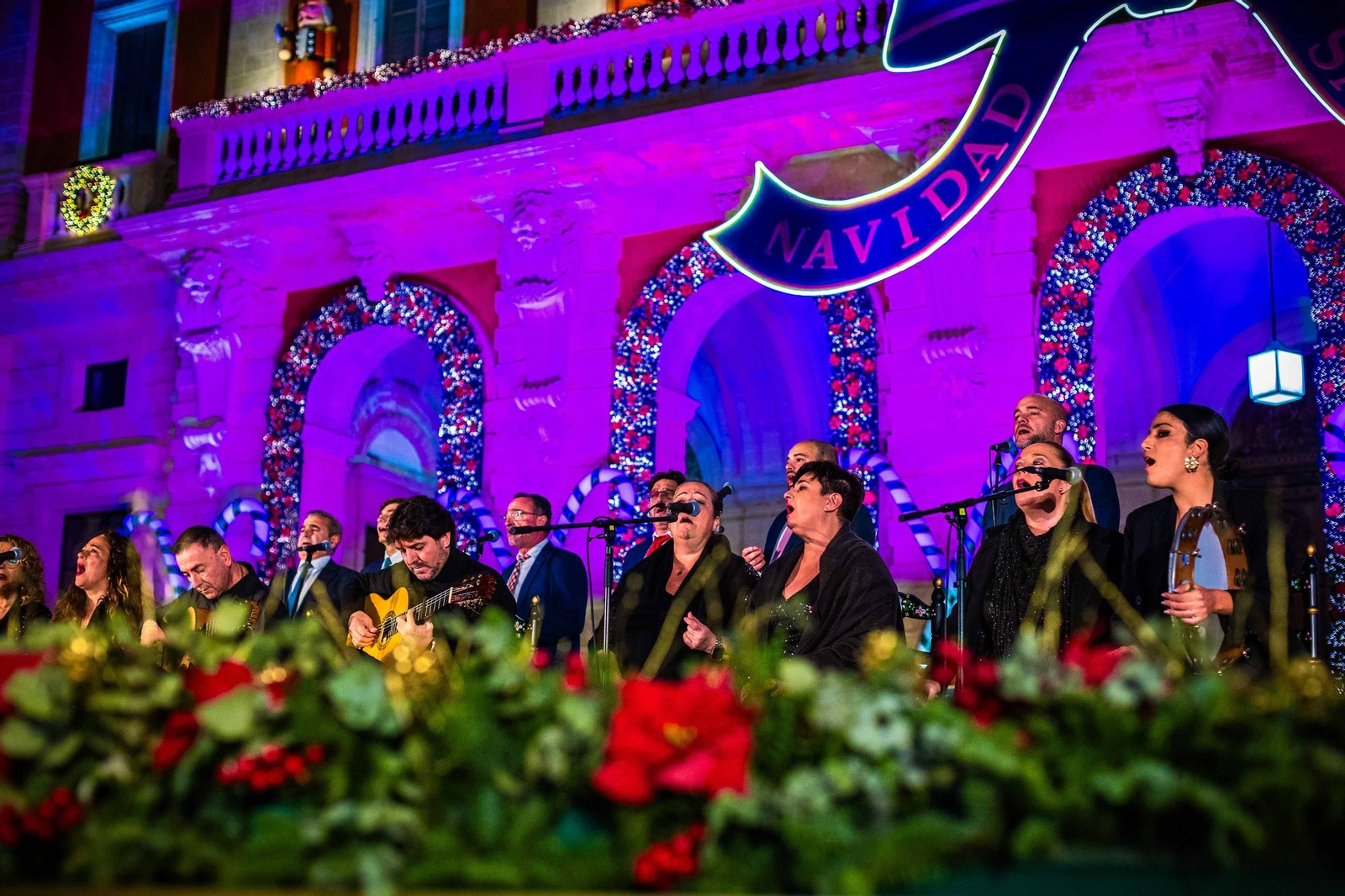 El concurso de coros de campanilleros ambienta la Navidad en San Fernando