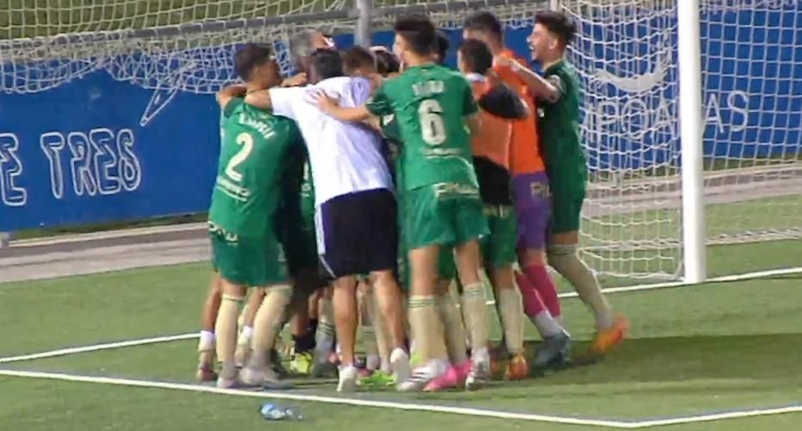 Los jugadores del Xerez CD celebran al final del partido su pase a semifinales de la Copa RFAF.