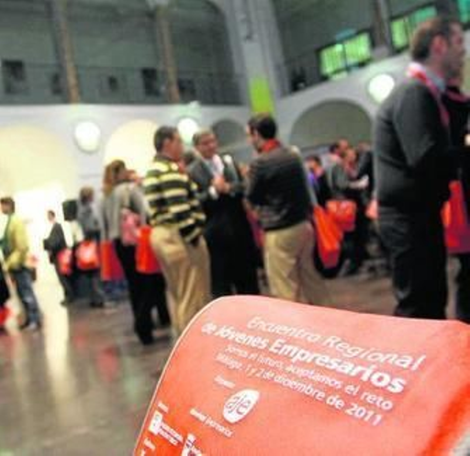 La sede de Turismo Andaluz estuvo ayer llena de empresarios.