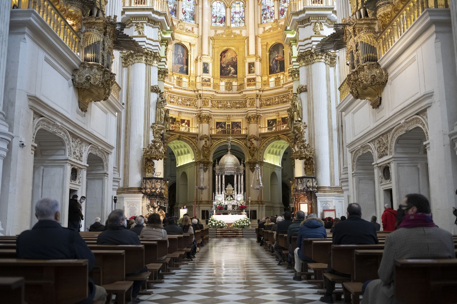 Fotos de la Toma de Granada: La tremolación más íntima del Pendón en el interior de la Capilla Real